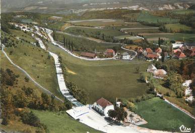 / CPSM FRANCE 38 "Saint Maurice en Trièves, la route Nationale, vue aérienne"