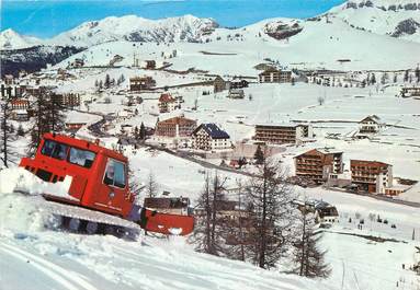 / CPSM FRANCE 06 "Valberg, l'hôtel l'Adrech de Lagas et les nouveaux immeubles sur la route de Beuil"