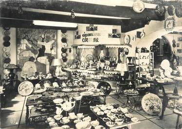 / CPSM FRANCE 06 "Vallauris, intérieur d'une salle d'expostion" / POTERIE