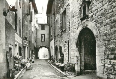 / CPSM FRANCE 06 "Vence, rue de l'Evêché"