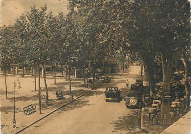 / CPSM FRANCE 06 "Vence, place du grand jardin"