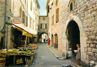 / CPSM FRANCE 06 "Vence, porte de l'Evêché et vieille rue"