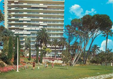 / CPSM FRANCE 06 "Cannes La Bocca, jardin Public le château de la Mer"