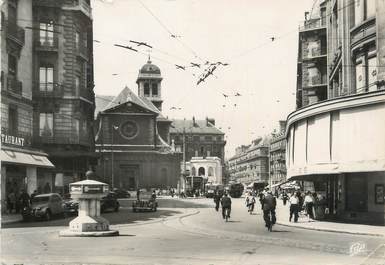 / CPSM FRANCE 38 "Grenoble, rue Félix Poulat"