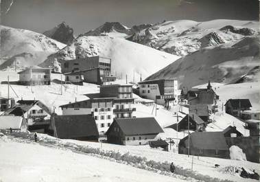 / CPSM FRANCE 38 "L'Alpe d'Huez, Vue partielle de la station"