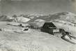 / CPSM FRANCE 38 "L'Alpe d'Huez, le village et les champs de neige"
