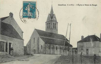 / CPA FRANCE 77 "Gastins, l'église et route de Nangis"