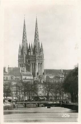 / CPSM FRANCE 29 "Quimper, les flèches de la cathédrale vues de la Rivière"