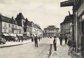 39 Jura / CPSM FRANCE 39 "Lons Le Saunier, place de la liberté et le théâtre"