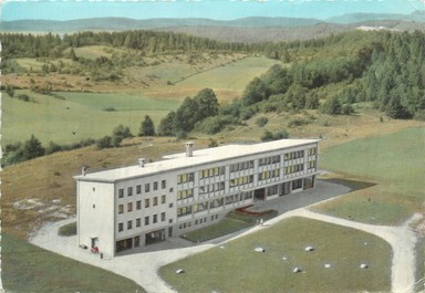 / CPSM FRANCE 39 "Saint Laurent du Jura, colonie école de neige"