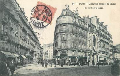 / CPA FRANCE 75006 "Paris, carrefour des rues de Sèvres et des Saints Pères"