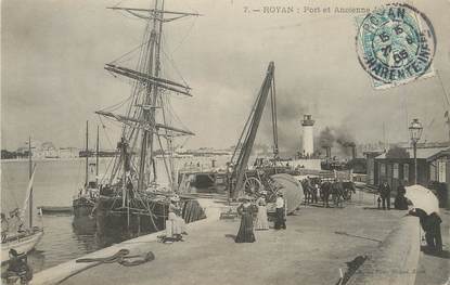 / CPA FRANCE 17 "Royan, port" / BATEAU