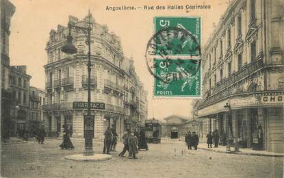 / CPA FRANCE 16 "Angoulême, rue des Halles Centrales"