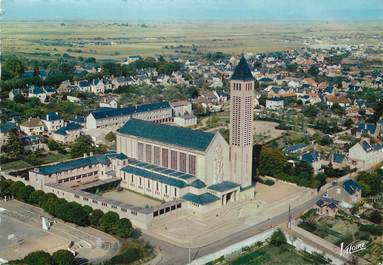 / CPSM FRANCE 41 "Blois, vue aérienne sur la basilique Notre Dame"