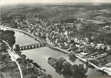 / CPSM FRANCE 41 "Montrichard, vue aérienne sur le Cher et la ville"