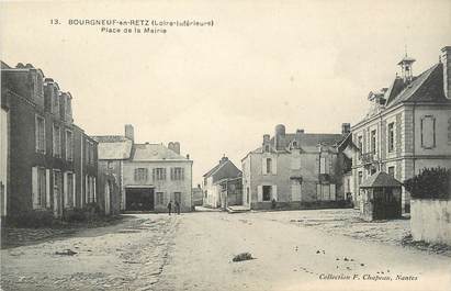 / CPA FRANCE 44 "Bourgneuf en Retz, place de la mairie"