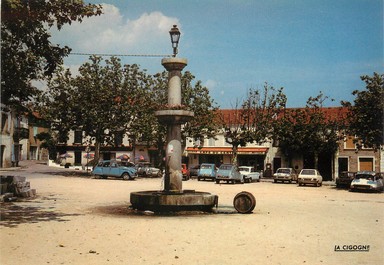 / CPSM FRANCE 42 "Saint André d'Apchon, la Fontaine"