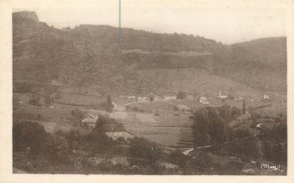 / CPA FRANCE 39 "Grusse, le village et vue sur Saint Laurent de la Roche"