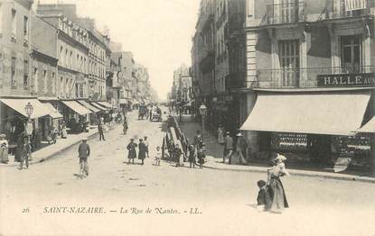 / CPA FRANCE 44 "Saint Nazaire, la rue de Nantes"