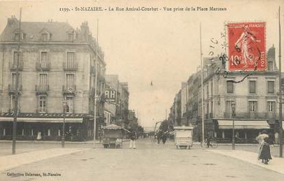 / CPA FRANCE 44 "Saint Nazaire, la rue Amiral Courbet, vue prise de la place Marceau"