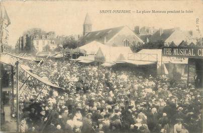 / CPA FRANCE 44 "Saint Nazaire, la place Marceau pendant la foire"