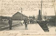 44 Loire Atlantique / CPA FRANCE 44 "Saint Nazaire, les quais le long des bassins"