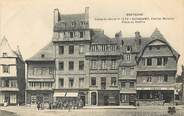 22 Cote D'armor CPA FRANCE 22 "Guingamp, vieilles maisons, place du centre" / BOULANGERIE / TABACS