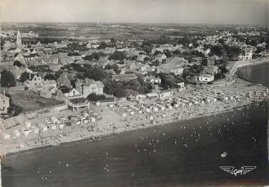 / CPSM FRANCE 44 "La Bernerie, vue aérienne de la Grande plage"