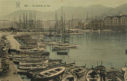 / CPA FRANCE 06 "Nice, vue générale du port" / CARTE TOILEE