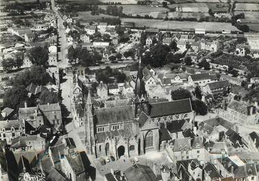 / CPSM FRANCE 44 "Guérande, vue aérienne, la Collégiale"