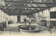 29 Finistere / CPA FRANCE 29 "Roscoff, station biologique, salle des aquariums"