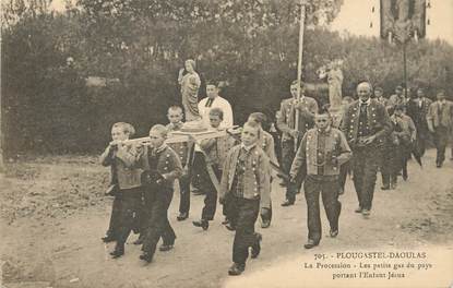 / CPA FRANCE 29 "Plougastel Daoulas, la procession"