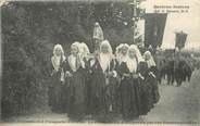 29 Finistere / CPA FRANCE 29 "Plougastel Daoulas, procession, la statue de Sainte Anne portée par des femmes mariées"