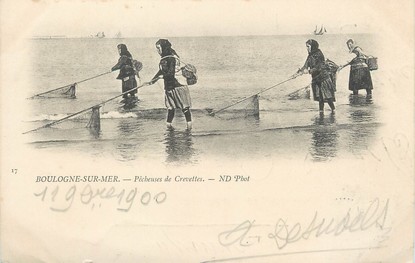 / CPA FRANCE 62 "Boulogne sur Mer, pêcheuses de crevettes "