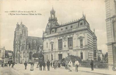 / CPA FRANCE 28 "Dreux, l'église Saint Pierre et l'hôtel de ville"