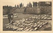 29 Finistere / CPA FRANCE 29 "Concarneau, le débarquement du Thon"