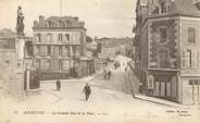 53 Mayenne / CPA FRANCE 53 "Mayenne, la grande rue et le pont"