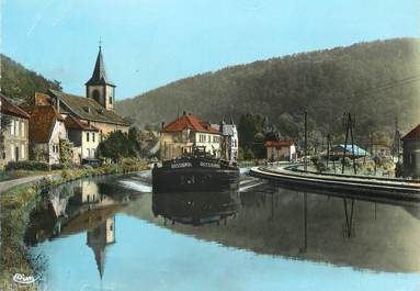 / CPSM FRANCE 57 "Lutzelbourg, l'église et le canal" / PENICHE