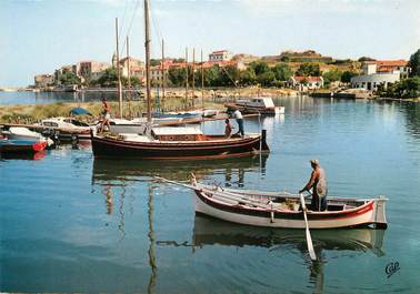 / CPSM FRANCE 20 "Corse, Saint Florent, la ville et le port de plaisance" / BATEAU