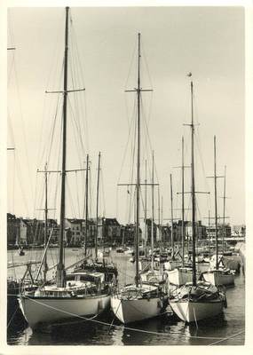 / CPSM FRANCE 44 "Le Pouliguen, le port"  /  BATEAU