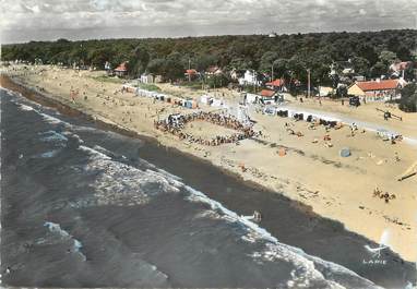 / CPSM FRANCE 44 "Saint Brévin Les Pins, plage des Acacias"