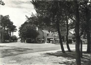 / CPSM FRANCE 44 "Saint Brévin , place Saint Hubert"