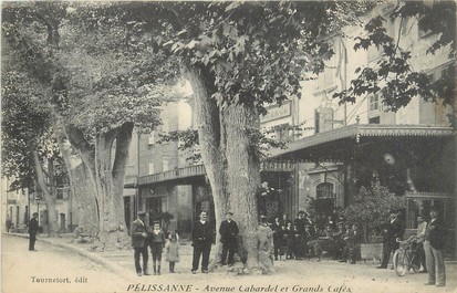 / CPA FRANCE 13 "Pelissanne, avenue Cabardel et grands cafés"