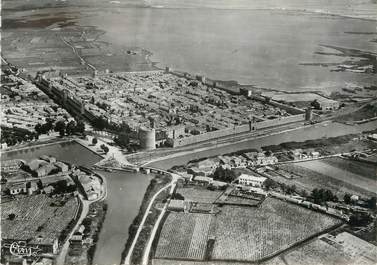 / CPSM FRANCE 30 "Aigues Mortes, vue générale aérienne sur la cité "