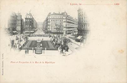 / CPA FRANCE 69 "Lyon, place et perspective de la rue de la république"