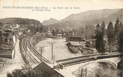 / CPA FRANCE 65 "Saint Pé de Bigorre, le pont sur le Gave et l'usine Prat"