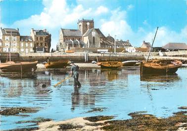 / CPSM FRANCE 50 "Barfleur, le port à marée basse"