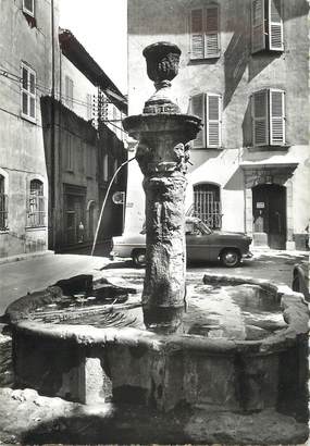 / CPSM FRANCE 83 "Brignoles, la vieille fontaine de la place Jean Reynaud"