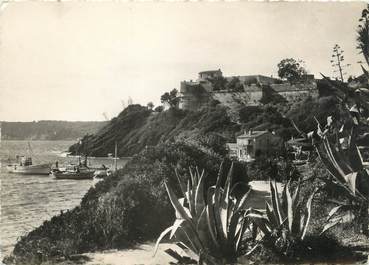 / CPSM FRANCE 83 "Ile de Port Cros, le château"