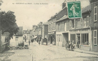 / CPA FRANCE 76 " Gournay en Bray, la rue de Ferrières"